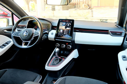 פיג'ו 208 מול רנו קליאו